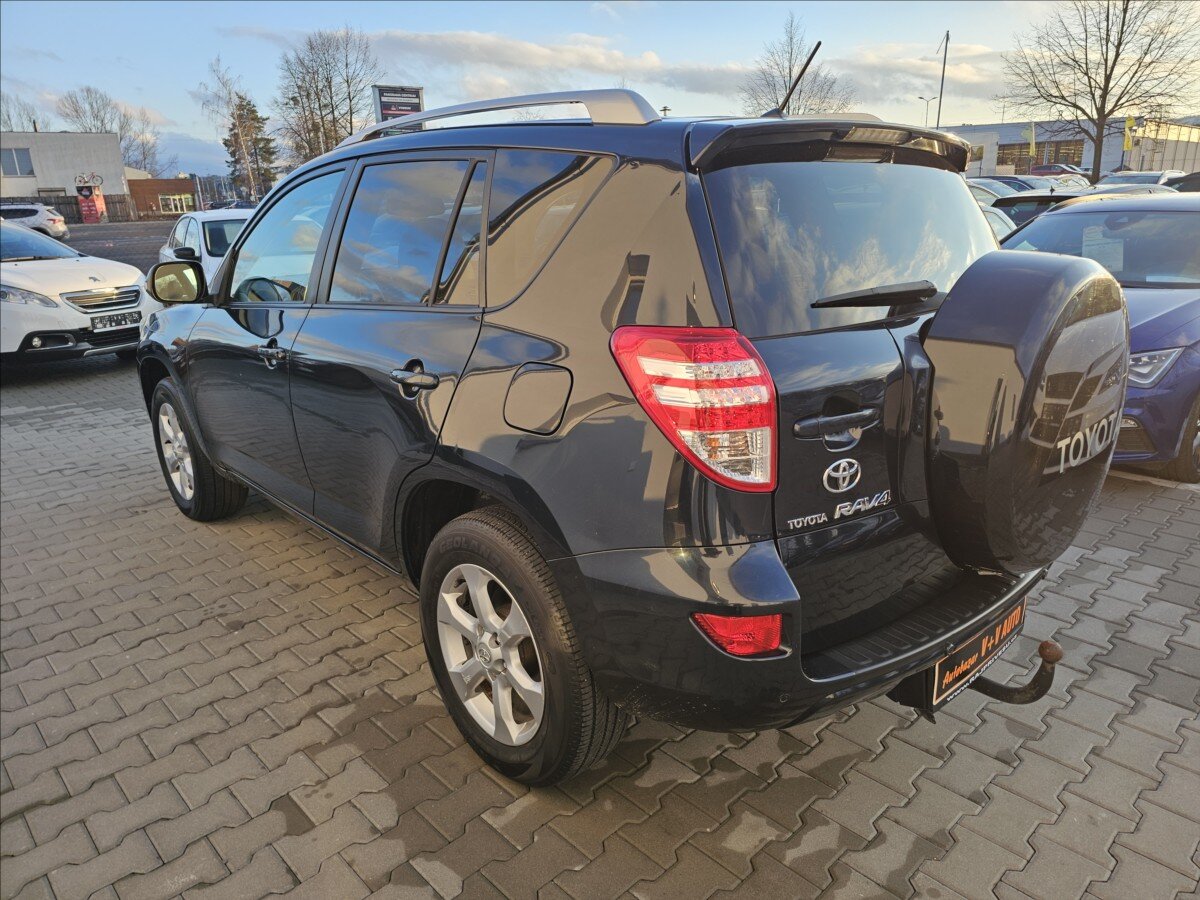 Toyota RAV4 Kombi 2,2 l 110 kw