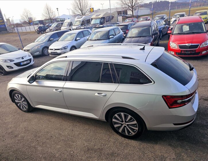 Škoda Superb 9
