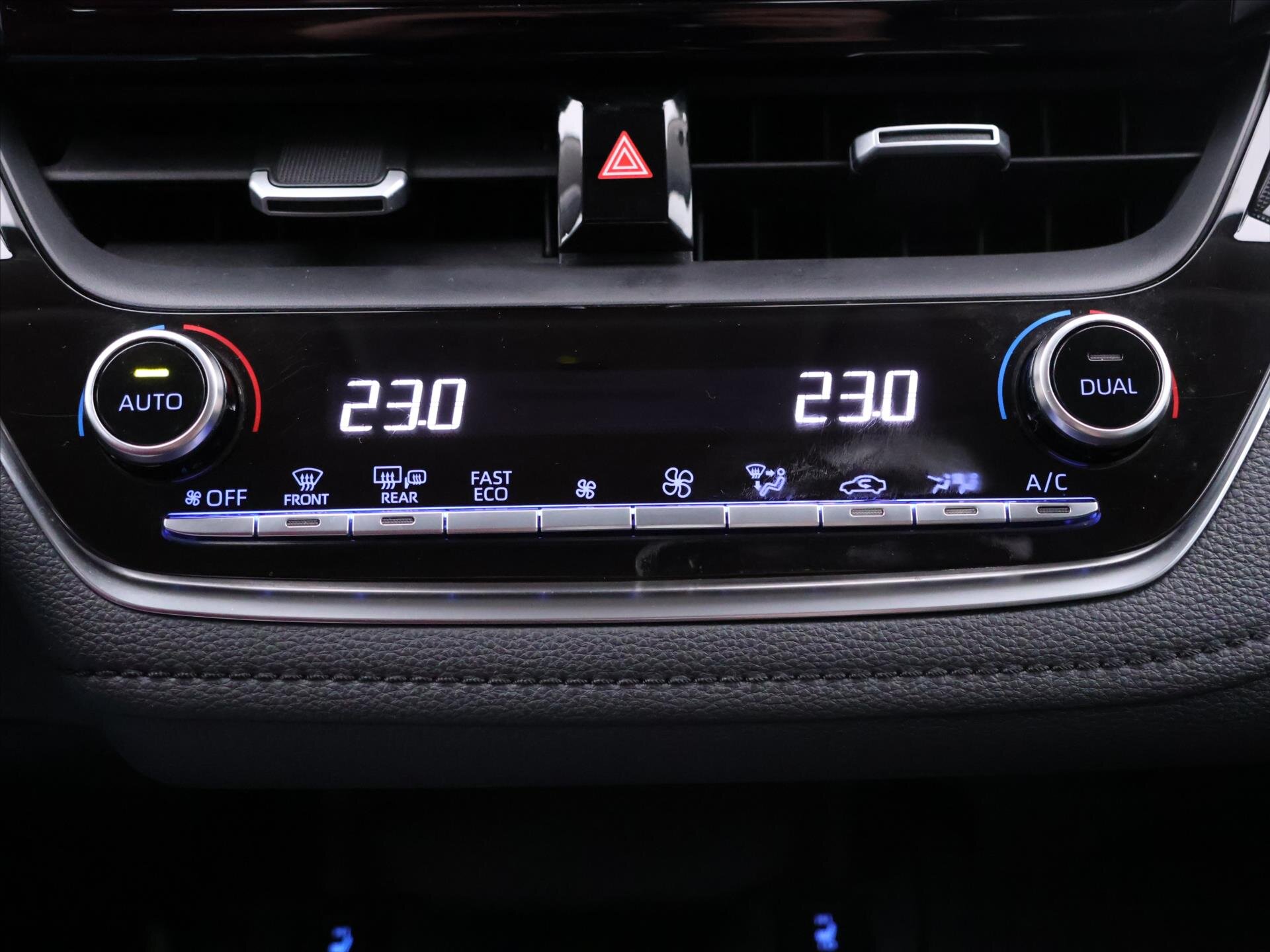 Toyota Corolla Sedan / Limuzína 1,8 l 90 kw