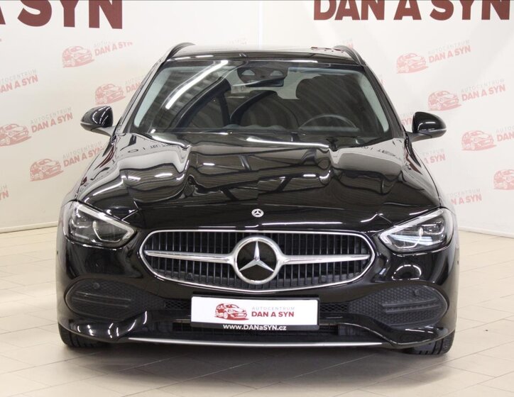 Mercedes-Benz Třídy C Kombi 2,0 l 120 kw