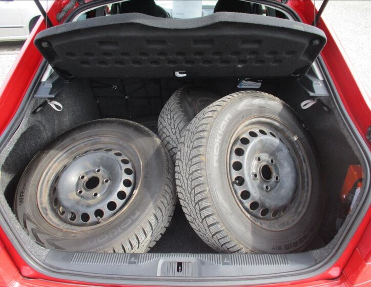 Škoda Octavia Sedan / Limuzína 1,6 l 75 kw