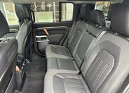 Land Rover Defender 19