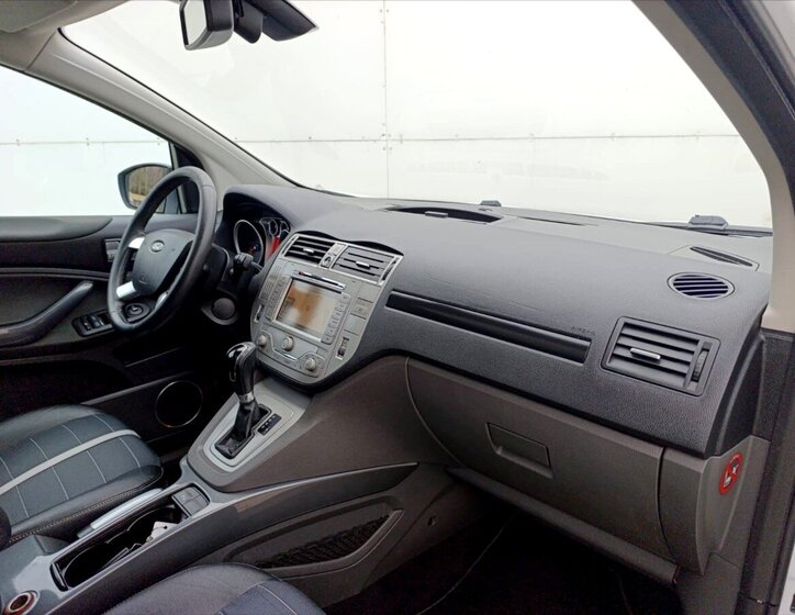 Ford Kuga SUV / Terénní 2,0 l 120 kw