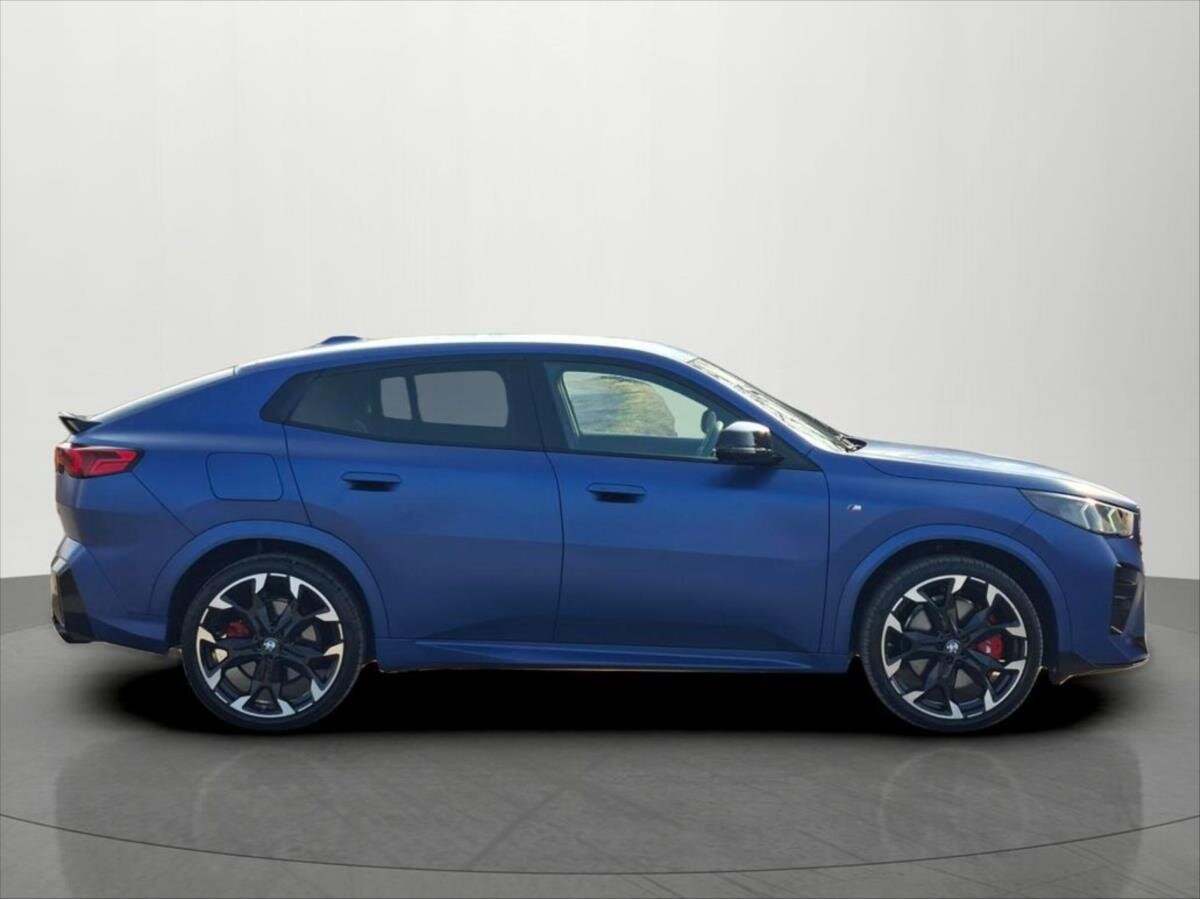 BMW X2 SUV / Terénní 2,0 l 221 kw