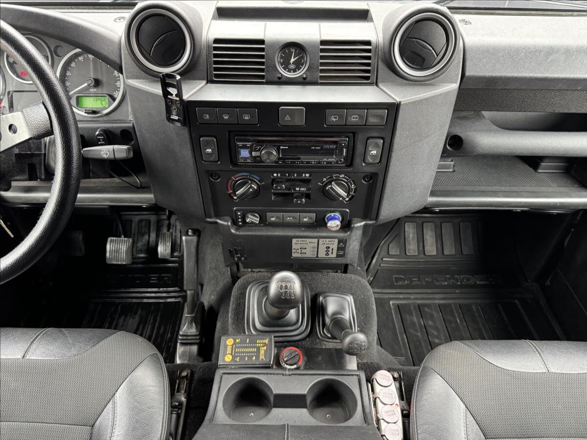 Land Rover Defender Skříň 2,2 l 90 kw