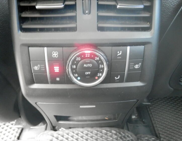 Mercedes-Benz GL SUV / Terénní 4,7 l 320 kw