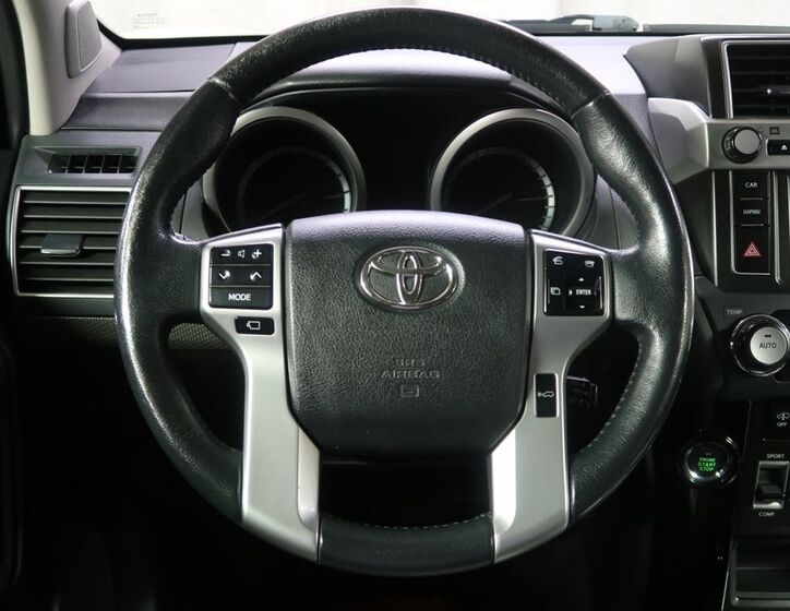 Toyota Land Cruiser 17