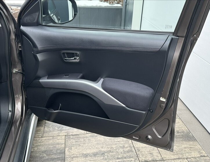 Mitsubishi Outlander SUV 2,3 l 130 kw