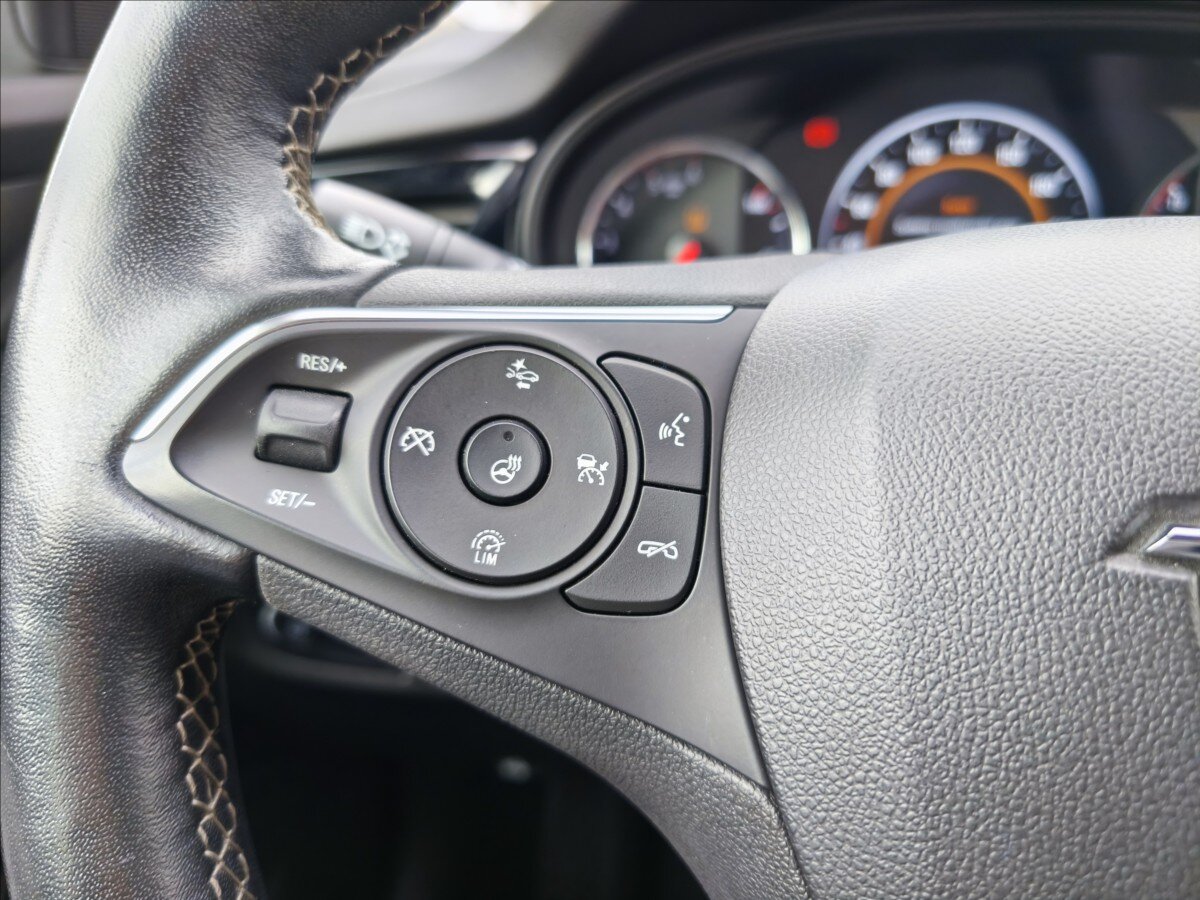 Opel Insignia Hatchback 2,0 l 125 kw