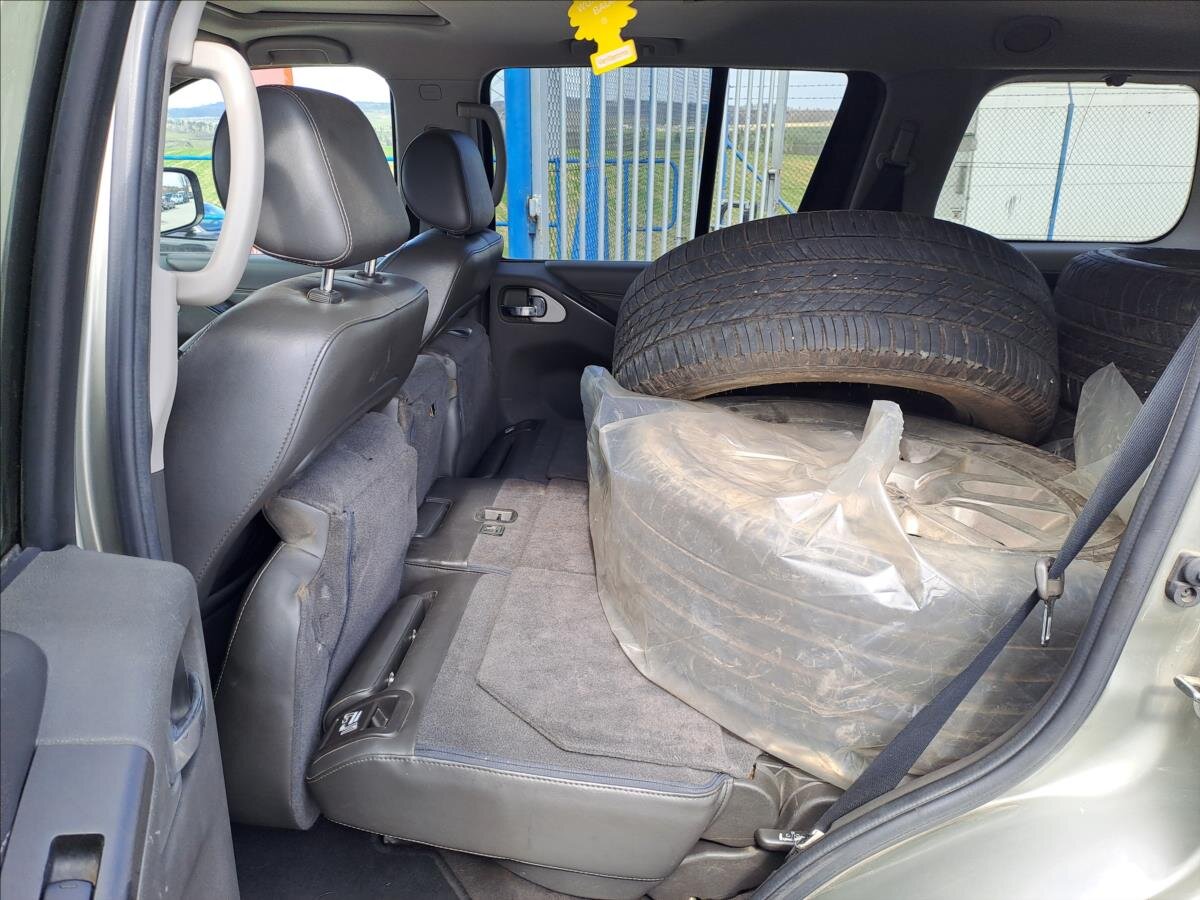 Nissan Pathfinder Kombi 3,0 l 170 kw