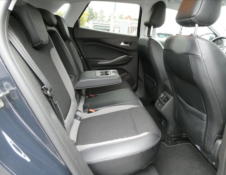 Opel Grandland X SUV / Terénní 1,2 l 96 kw
