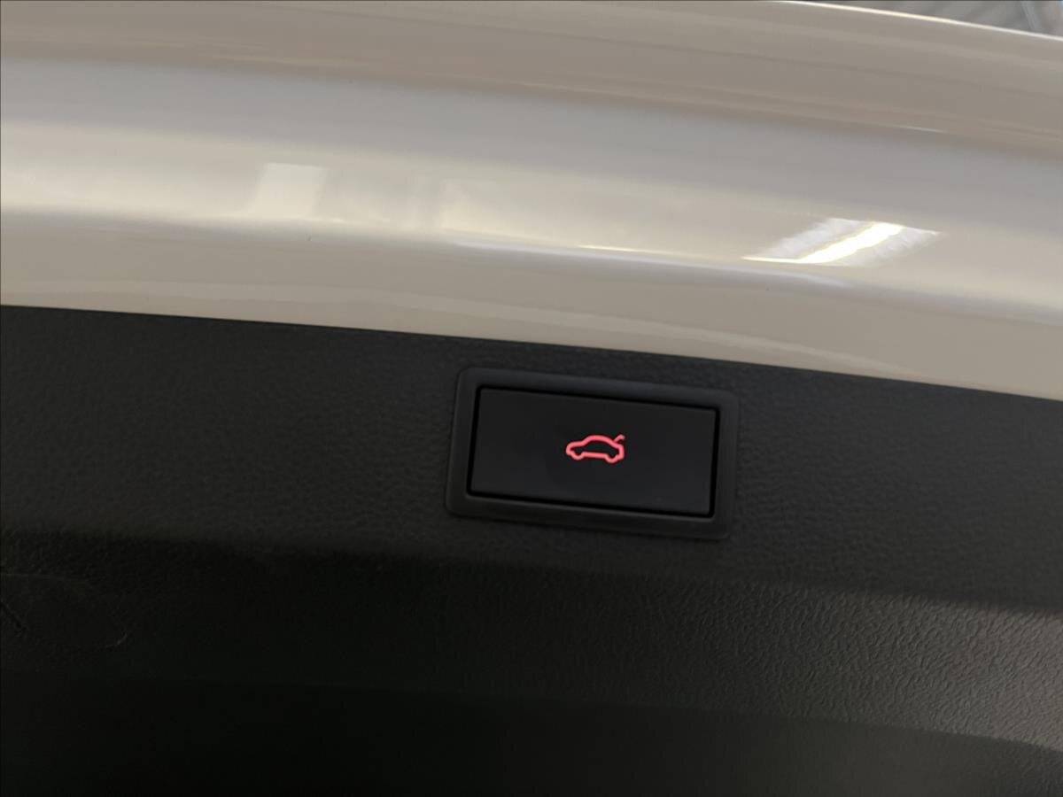 Škoda Karoq SUV / Terénní 1,5 l 110 kw