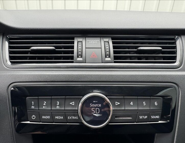 Škoda Rapid Hatchback 999,0 70 kw