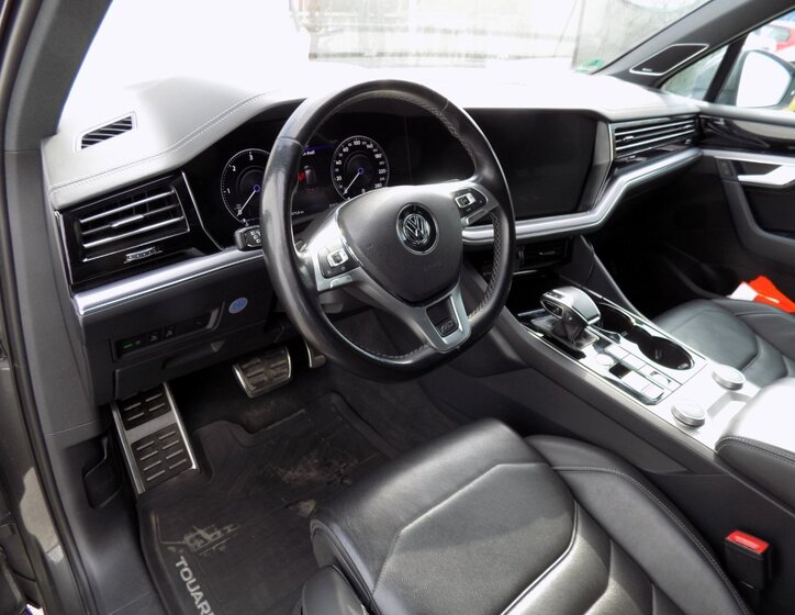 Volkswagen Touareg SUV / Terénní 3,0 l 210 kw