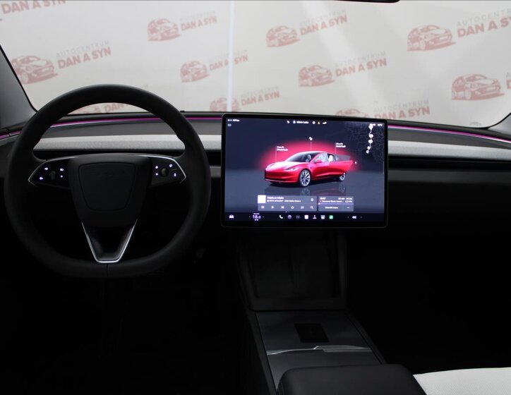 Tesla Model 3 Sedan / Limuzína 0,0 366 kw