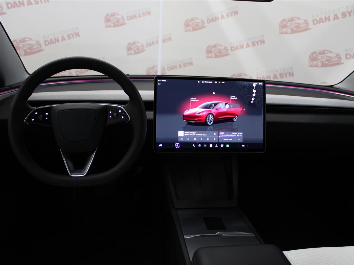 Tesla Model 3 Sedan / Limuzína 0,0 366 kw