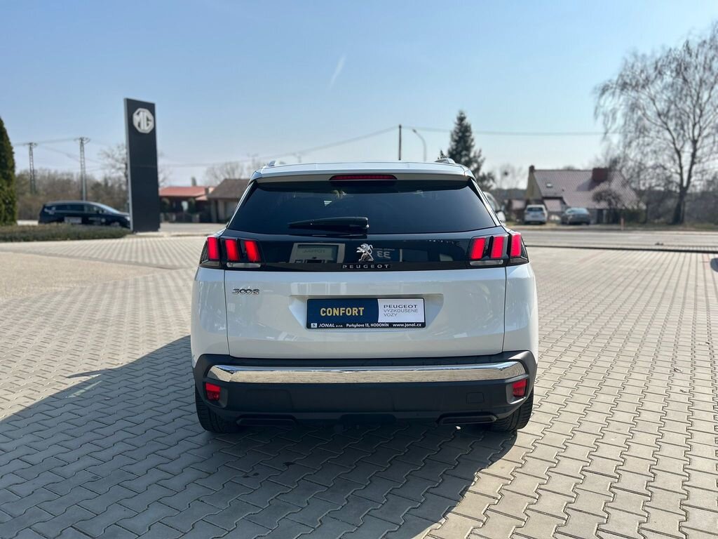 Peugeot 3008 SUV / Terénní 1,5 l 96 kw