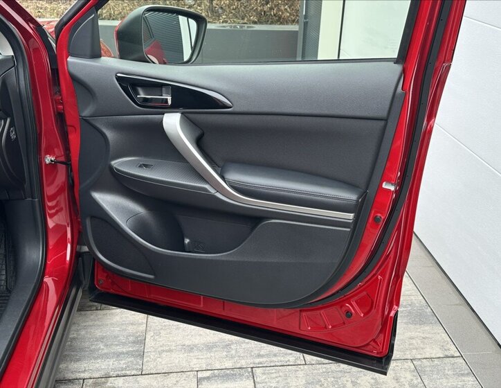 Mitsubishi Eclipse Cross SUV / Terénní 2,4 l 138 kw