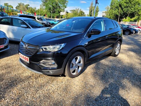 Opel Grandland X SUV / Terénní 1,6 l 165 kw