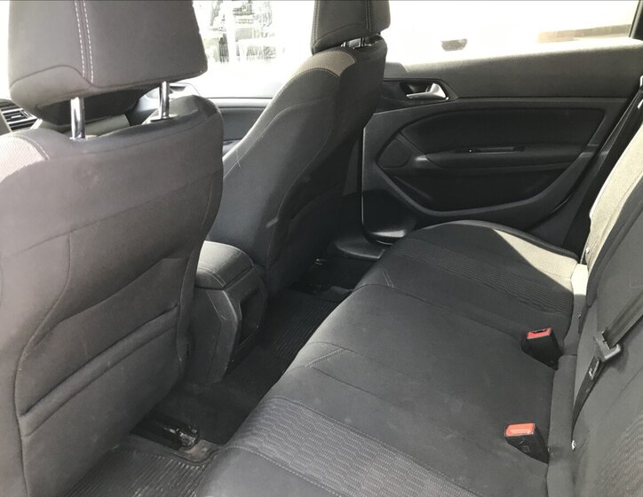 Peugeot 308 Kombi 1,2 l 81 kw