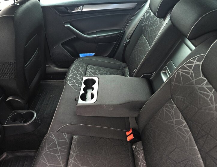 Škoda Rapid Hatchback 999,0 70 kw