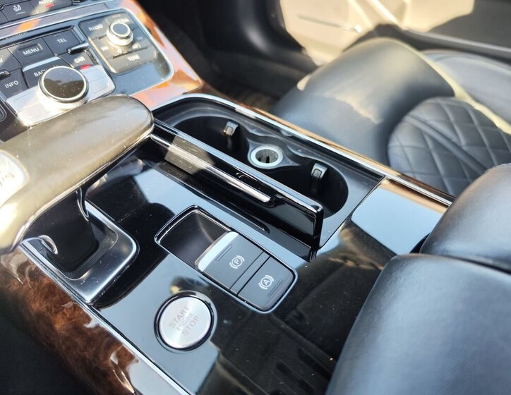 Audi A8 Sedan / Limuzína 3,0 l 190 kw