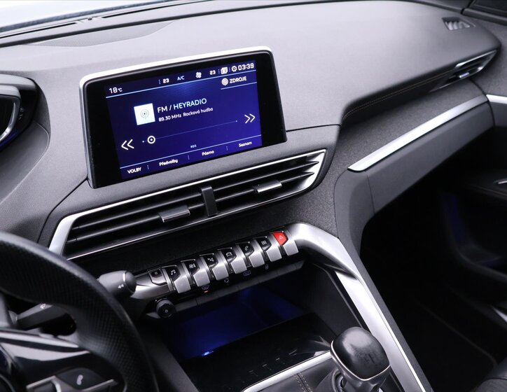 Peugeot 5008 SUV 1,2 l 96 kw