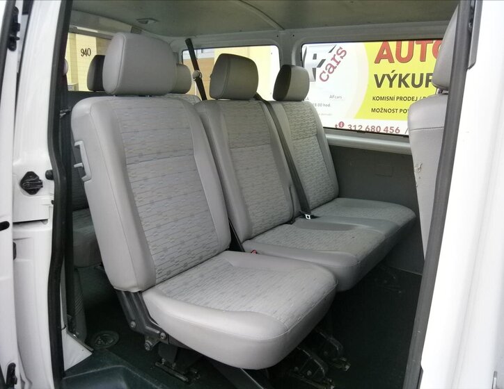 Volkswagen Transporter Kombi 2,0 l 62 kw