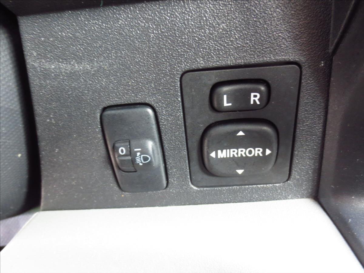 Subaru Justy Hatchback 998,0 51 kw