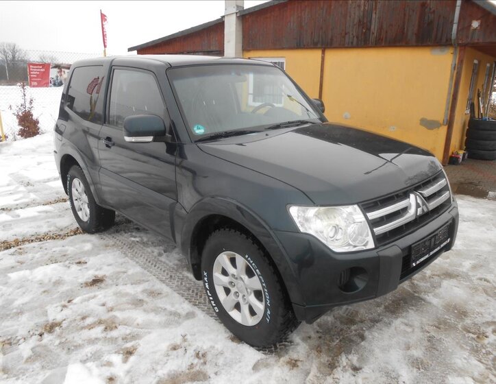 Mitsubishi Pajero SUV 3,2 l 147 kw