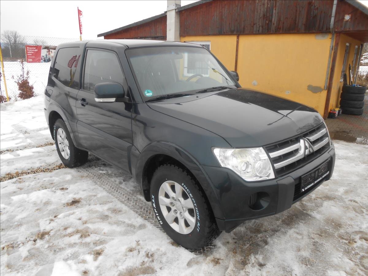 Mitsubishi Pajero SUV 3,2 l 147 kw