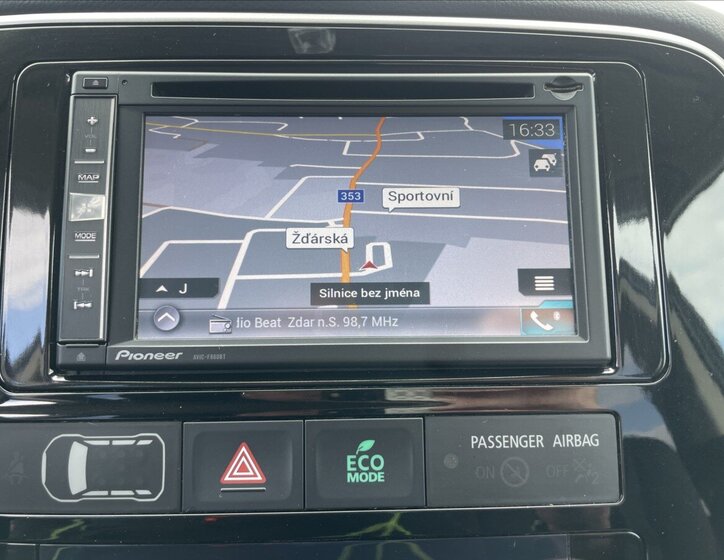 Mitsubishi Outlander SUV / Terénní 2,3 l 110 kw