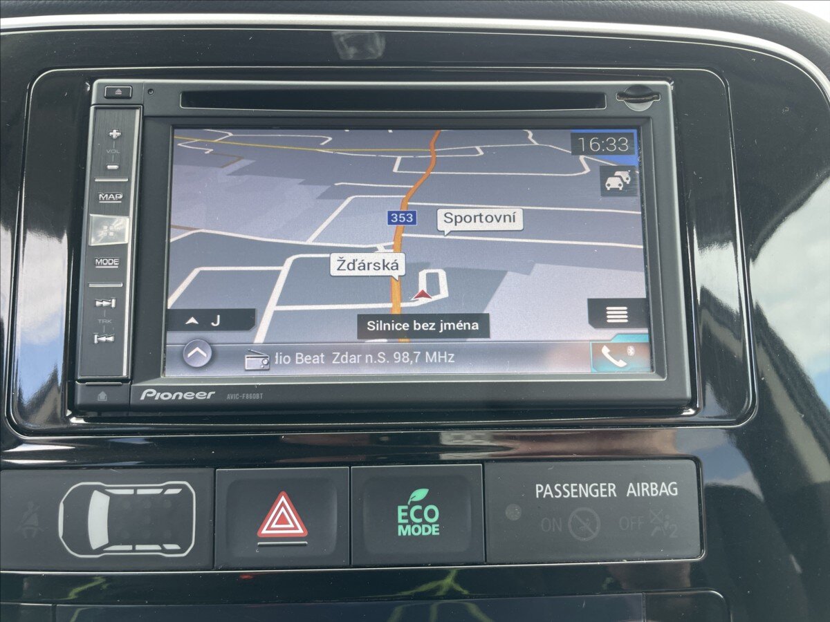 Mitsubishi Outlander SUV / Terénní 2,3 l 110 kw