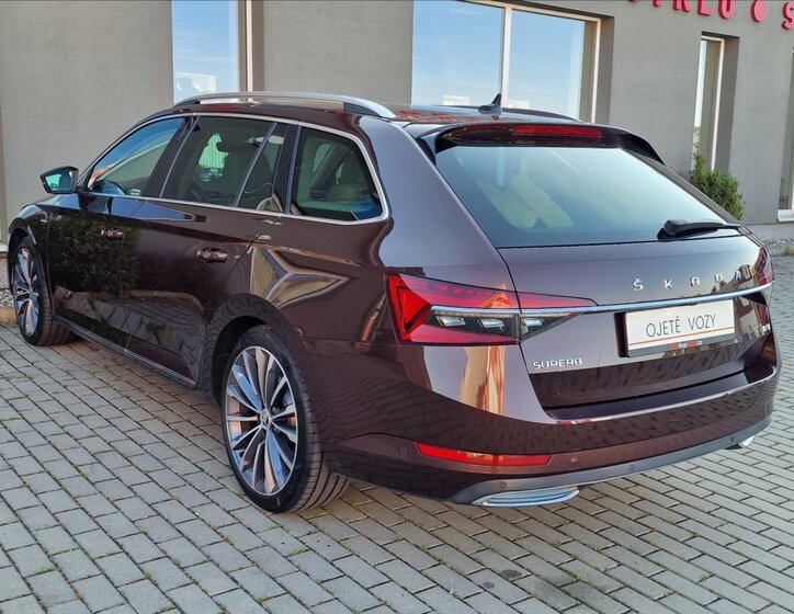 Škoda Superb 8