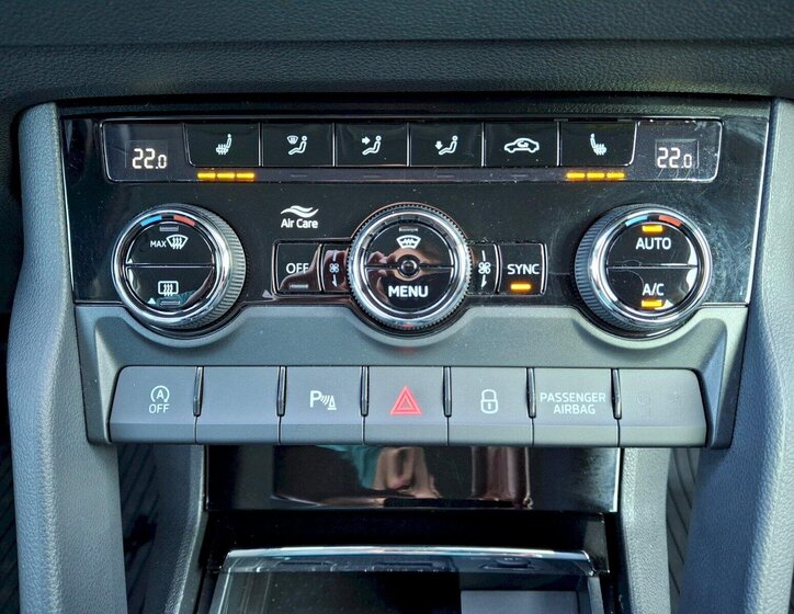 Škoda Karoq SUV / Terénní 1,5 l 110 kw