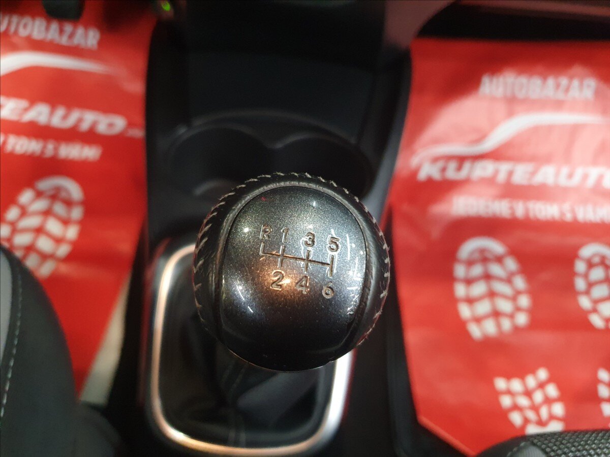 Toyota Yaris Hatchback 1,5 l 82 kw