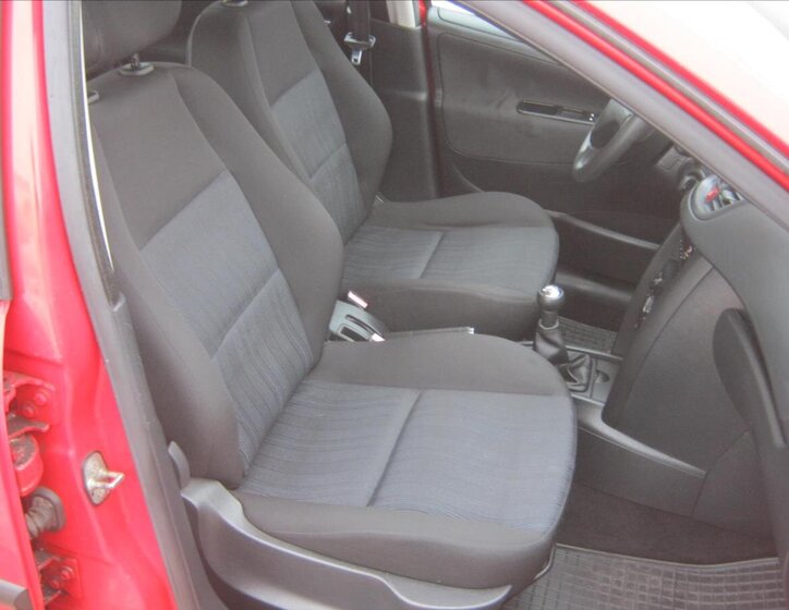 Peugeot 207 Kombi 1,4 l 54 kw