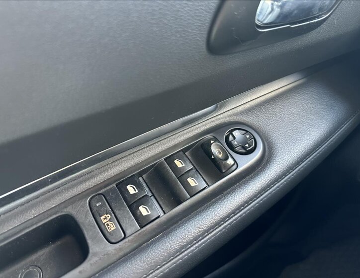 Peugeot 3008 MPV 1,6 l 115 kw