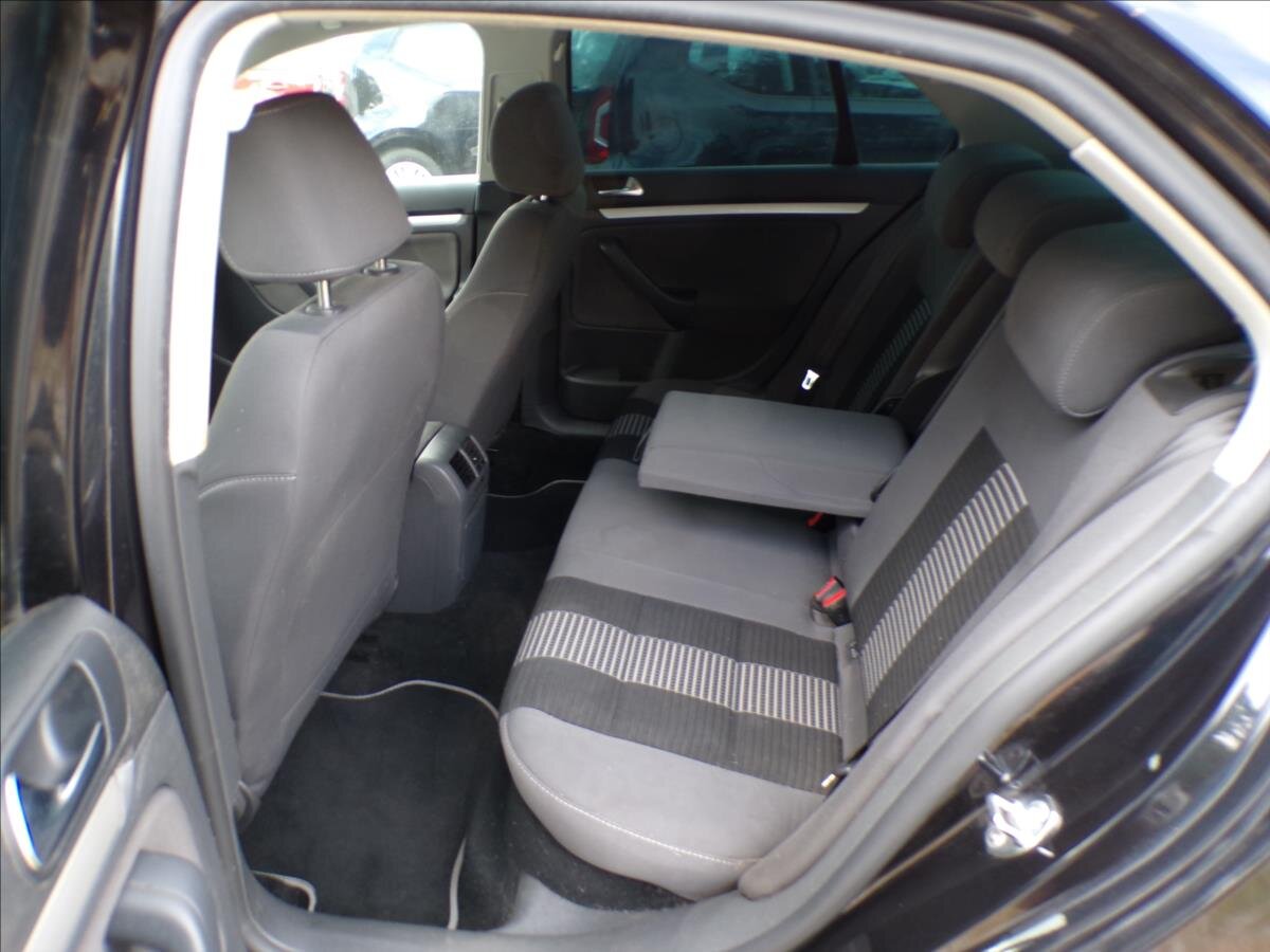 Volkswagen Jetta Sedan 1,4 l 90 kw