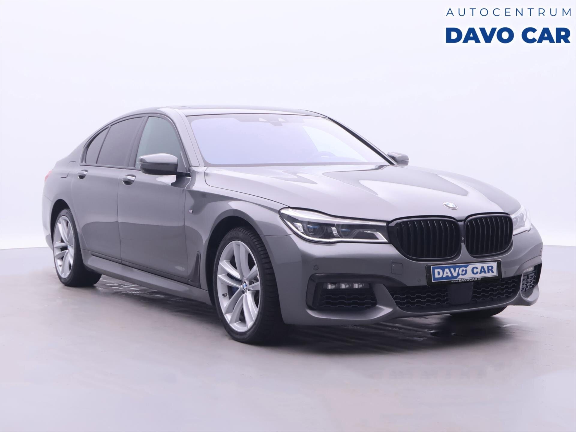 BMW Řada 7 Sedan / Limuzína 4,4 l 330 kw