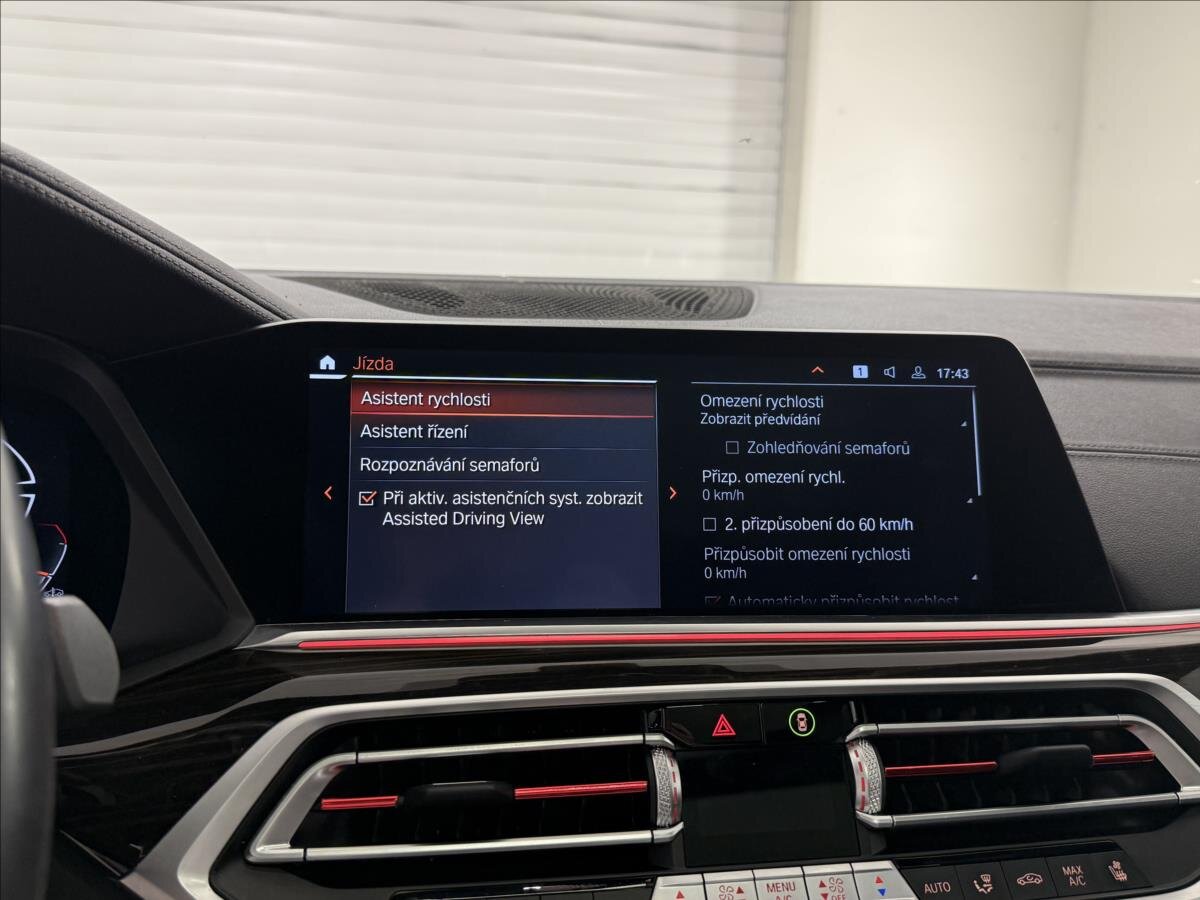 BMW X7 Kombi 3,0 l 250 kw