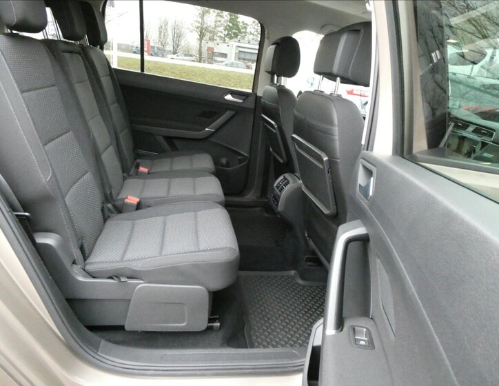 Volkswagen Touran 26