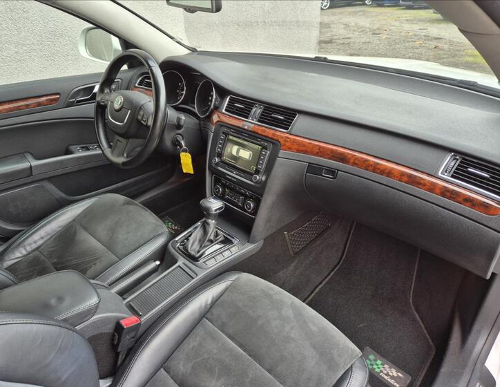 Škoda Superb 24