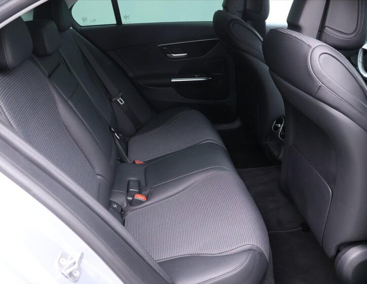 Mercedes-Benz Třídy C Sedan 1,5 l 150 kw