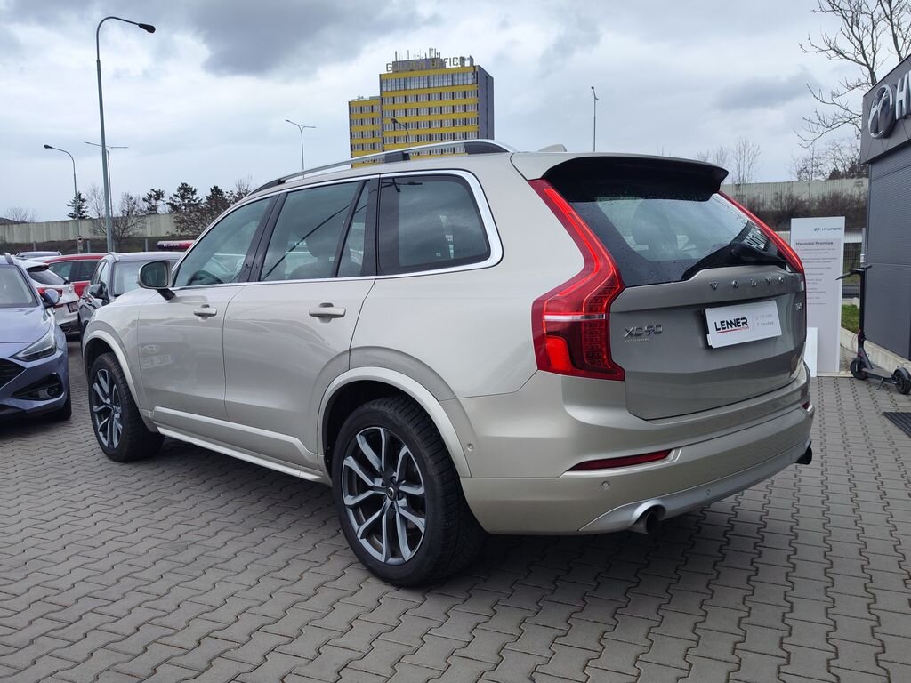 Volvo XC90 SUV / Terénní 2,0 l 235 kw