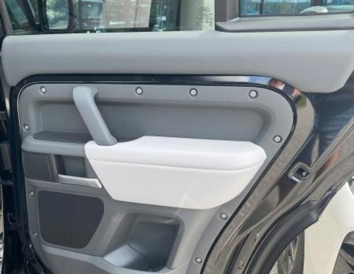 Land Rover Defender SUV 5,0 l 313 kw