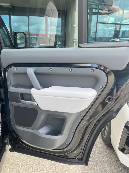 Land Rover Defender SUV 5,0 l 313 kw