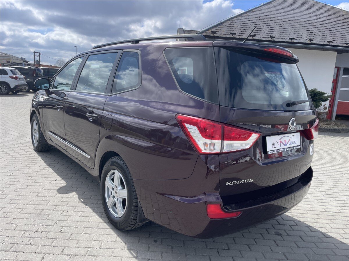 SsangYong Rodius SUV / Terénní 2,0 l 114 kw