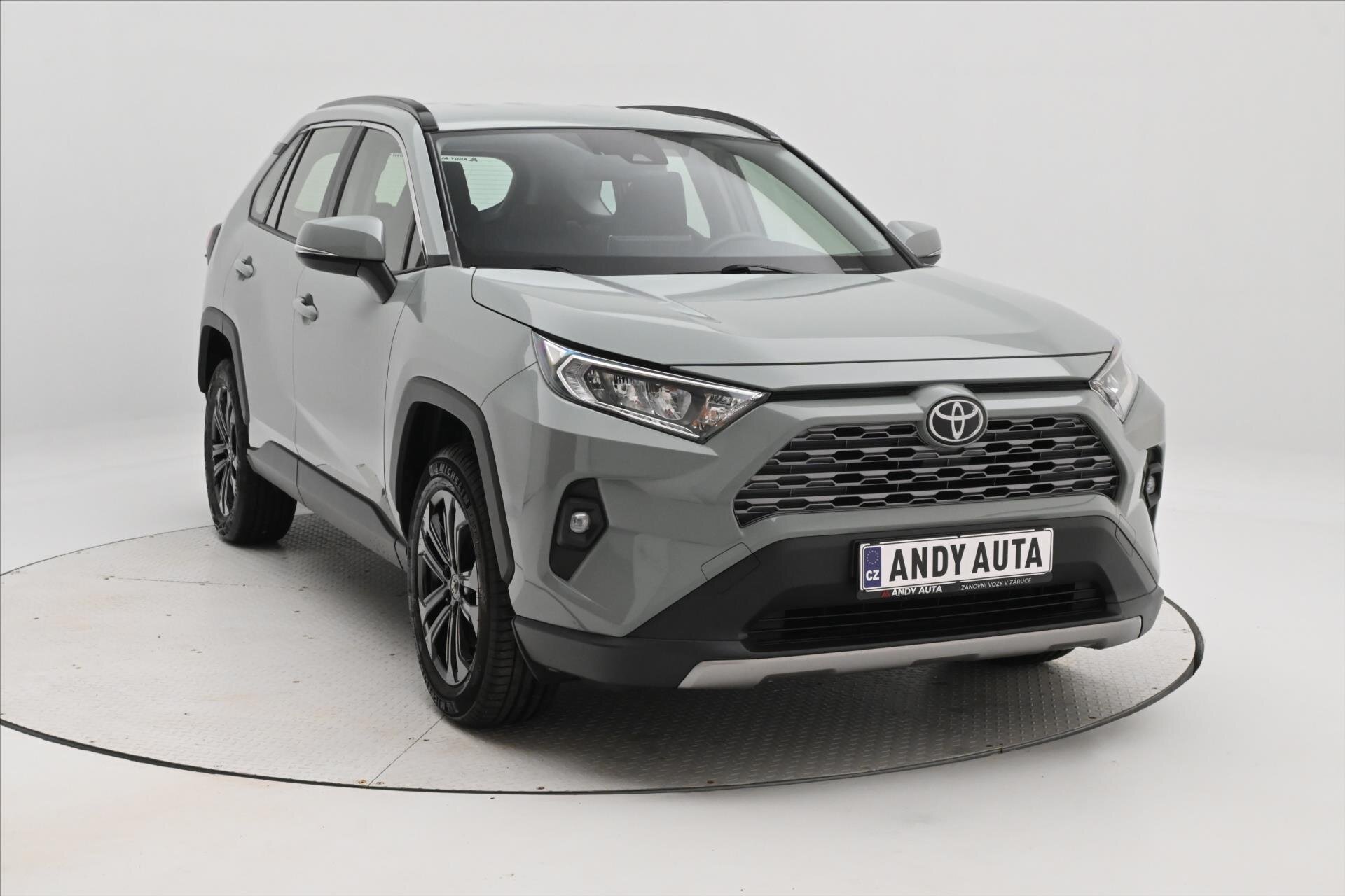 Toyota RAV4 SUV / Terénní 2,0 l 129 kw