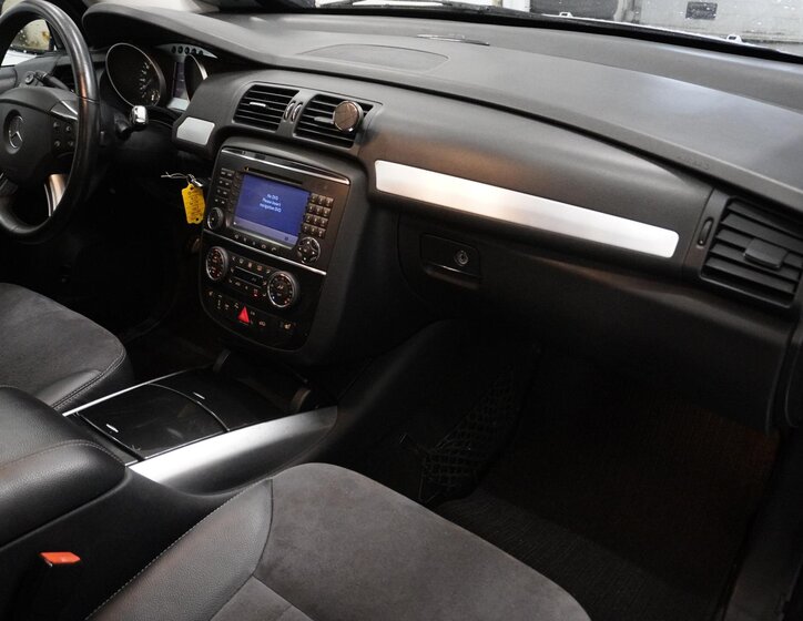 Mercedes-Benz Třídy R SUV 5,0 l 225 kw